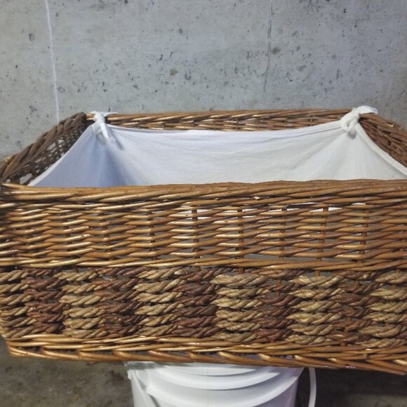 Stained wicker rectangle basket with cloth insert *FILL BASKET WITH OTHER ITEMS* - Picture 1 of 4